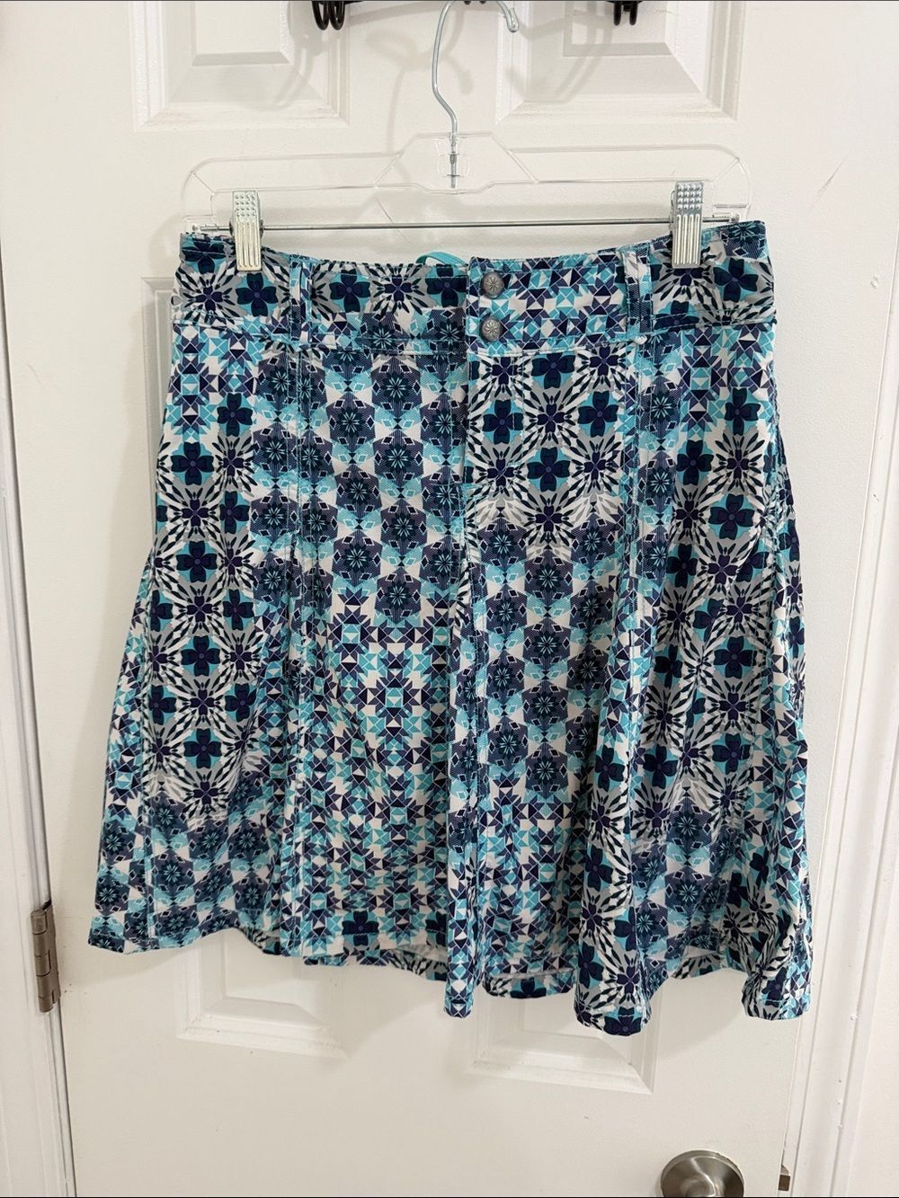 Athleta Blue and Teal Mosaic Skater Skirt  Size 4